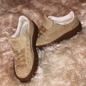 Puma lowtop sneakers